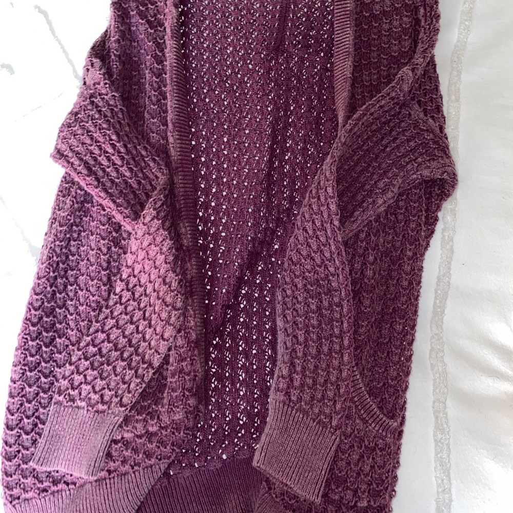 LA Hearts maroon cardigan!